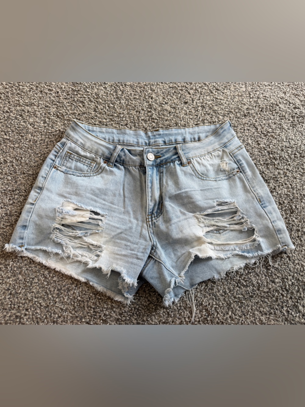 DGRPI Light Wash Distressed Denim Shorts - Picture 14 of 16